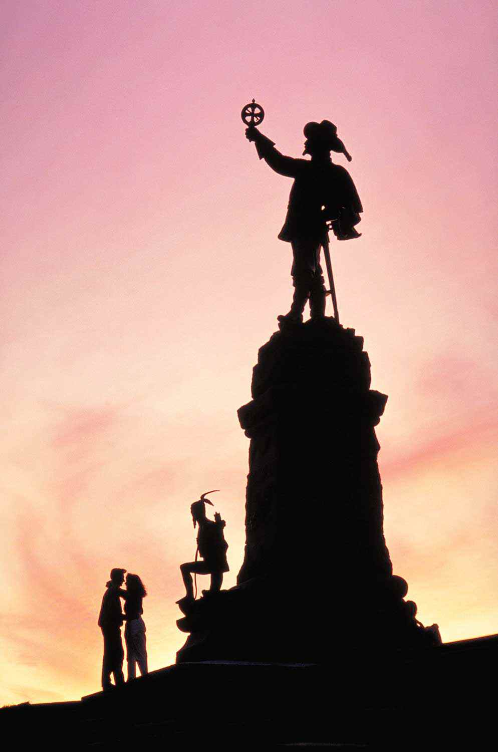 Statue of Samuel de Champlain, Ottawa (Photo © Ontario Tourism, 2009)